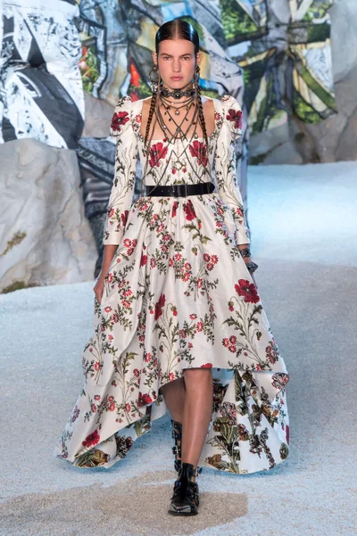 Look 29